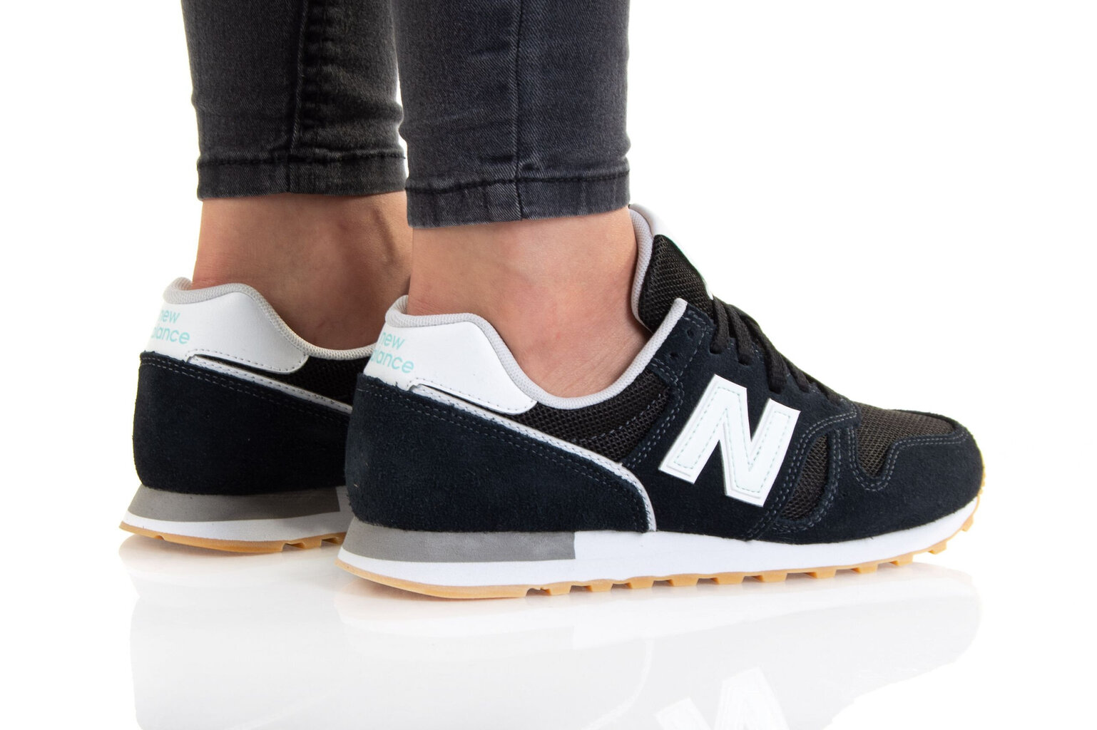 Naisten tennarit New Balance 373, musta hinta ja tiedot | Naisten urheilu- ja vapaa-ajan kengät | hobbyhall.fi