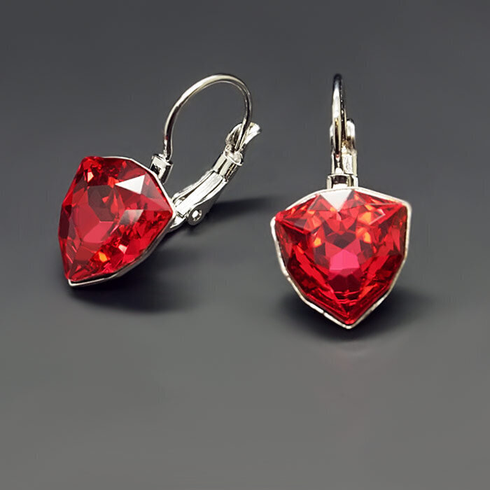 Серьги "Бермудский Треугольник (Scarlet)" с кристаллами Swarovski™ hinta ja tiedot | Korvakorut | hobbyhall.fi