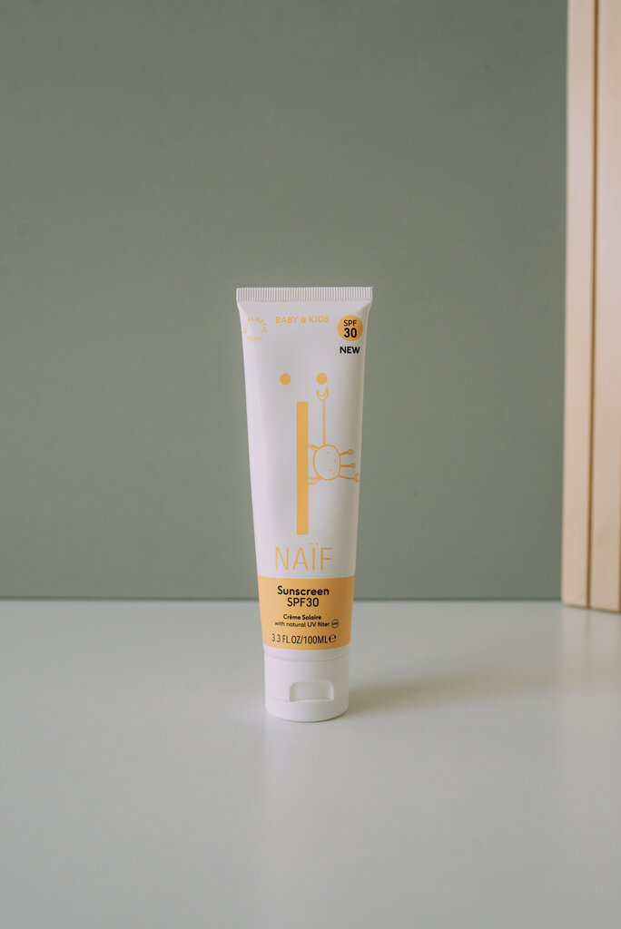 Luonnollinen aurinkovoide NAÏF vauvoille ja lapsille SPF30, 100 ml hinta ja tiedot | Lasten ja äitiysajan kosmetiikka | hobbyhall.fi