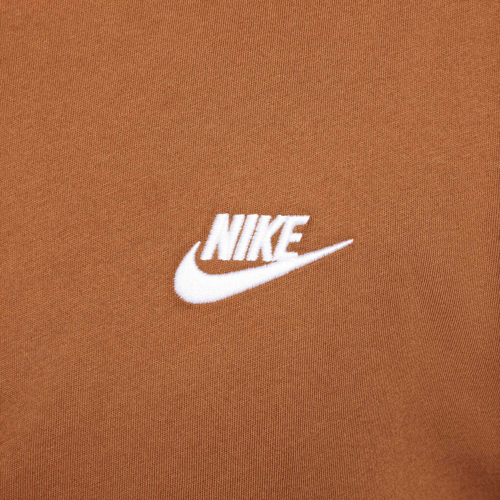 Nike T-Paita M Nsw Club Tee Brown AR4997 281 AR4997 281/2XL hinta ja tiedot | Miesten T-paidat | hobbyhall.fi