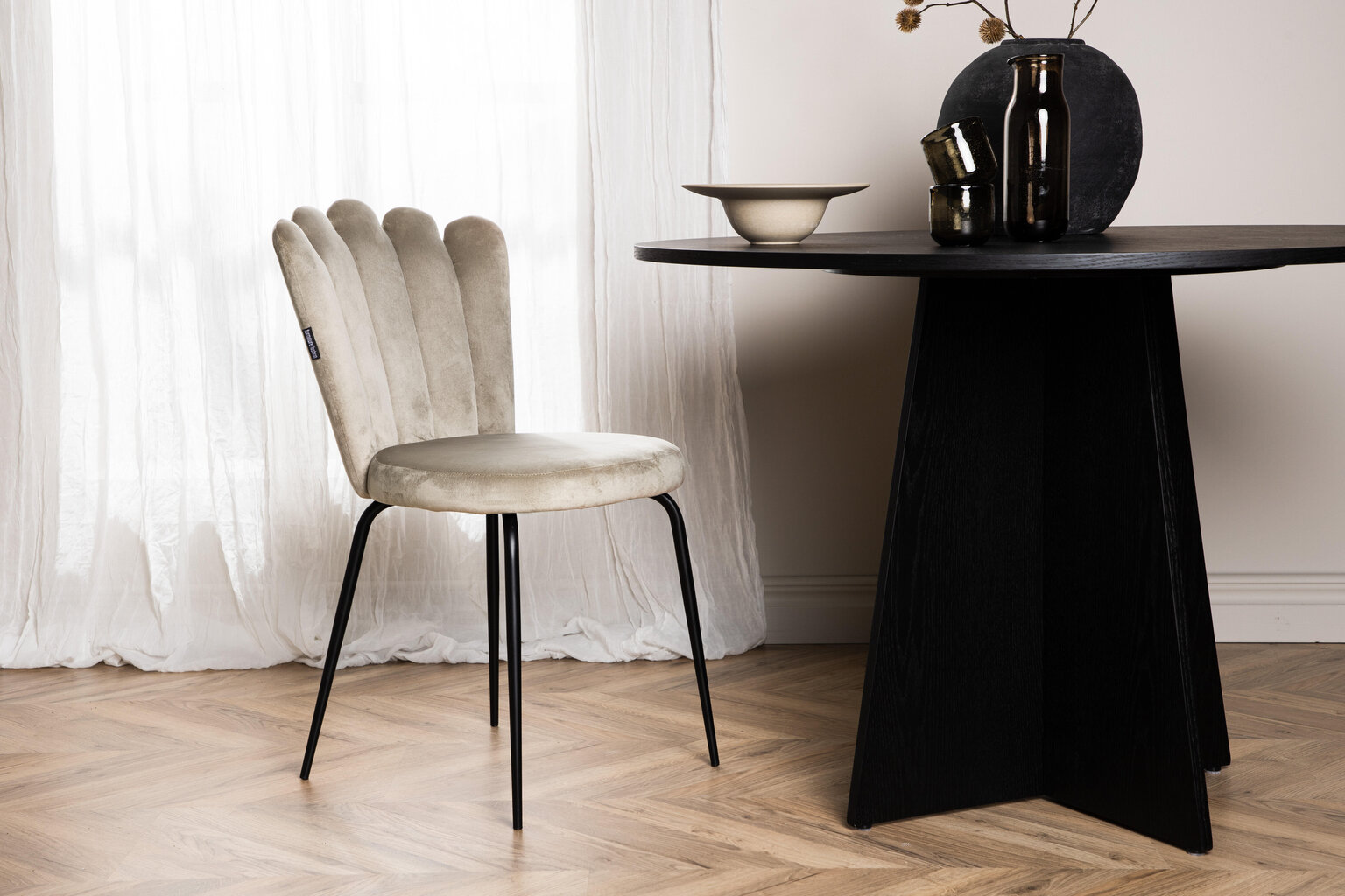 Tuoli Lillehammer FURNLUX CLASSIC, 44x42x82 cm, beige hinta ja tiedot | Ruokapöydän tuolit | hobbyhall.fi