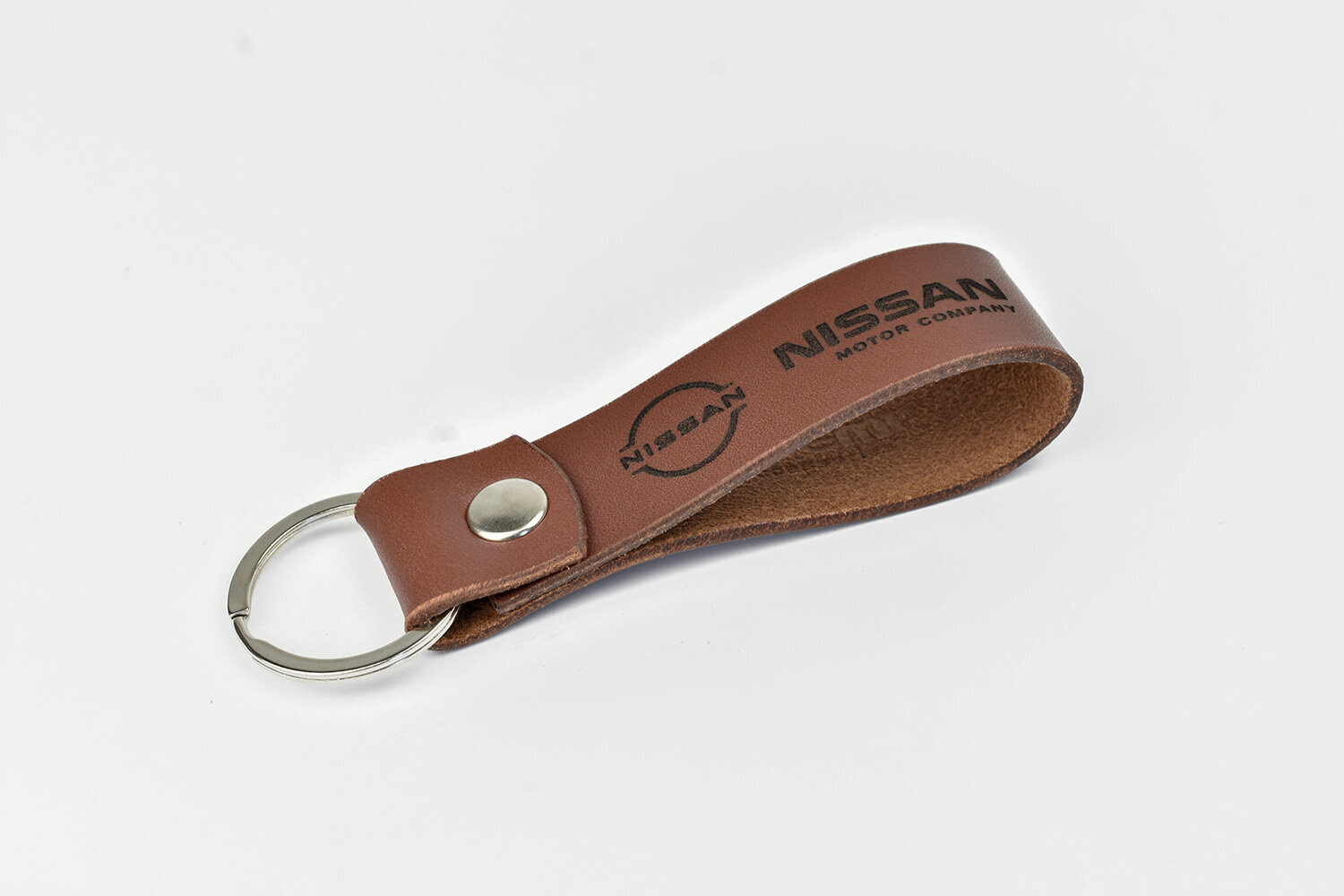Nissan nahkainen avaimenperä, ruskea hinta ja tiedot | Hauskat avaimenperät | hobbyhall.fi