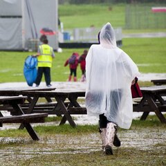 Relaksdays Rain Poncho kertakäyttöinen, 10 settiä, yksi sade -viitta hupun kanssa, aikuisille, hätäponcho -naiset ja miehet, punainen hinta ja tiedot | Vedenpitävät retkeilyvarusteet | hobbyhall.fi