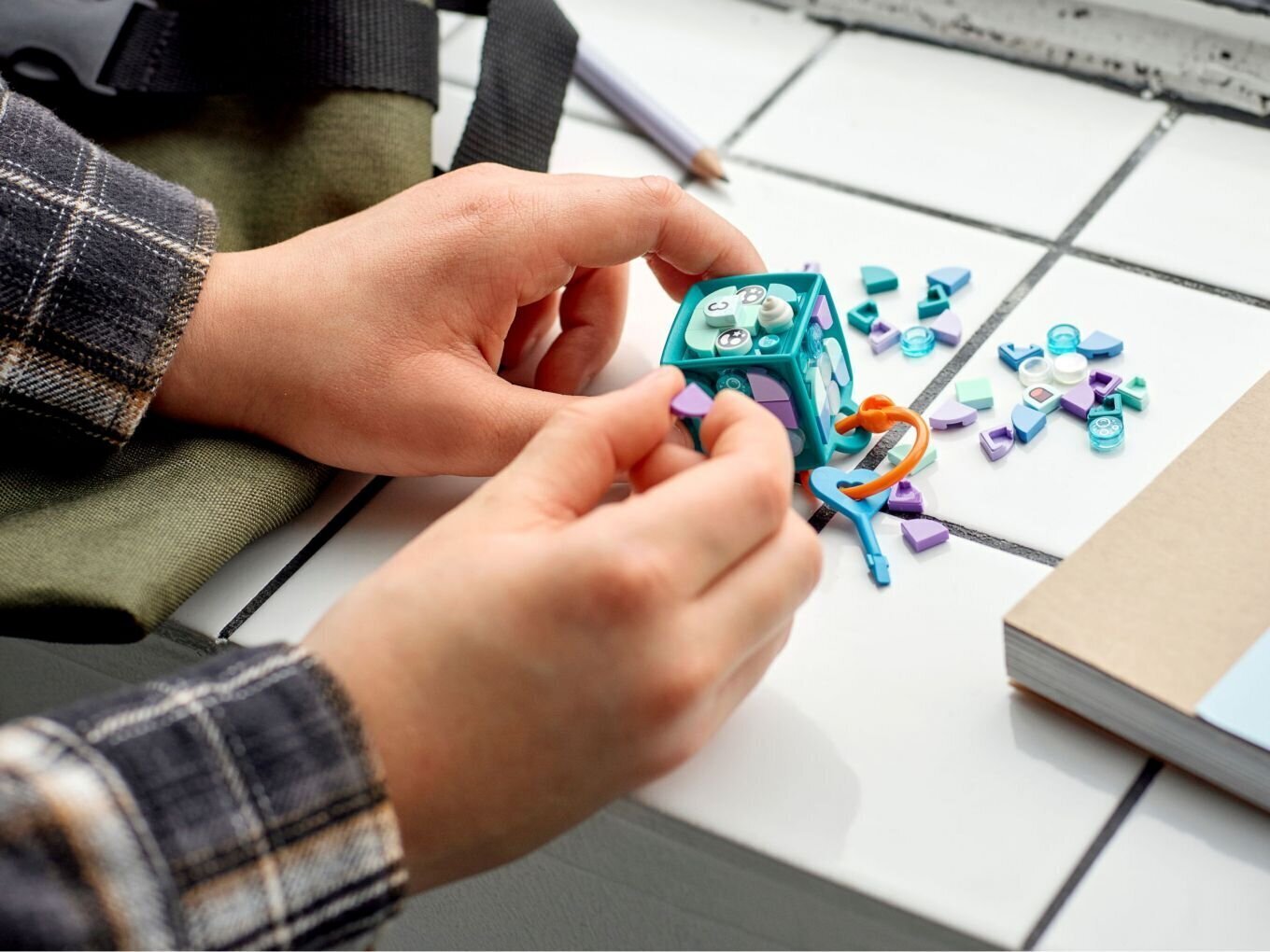 41928 LEGO® DOTS Laukkuun kiinnitettävä koriste hinta ja tiedot | Kehittävät lelut | hobbyhall.fi