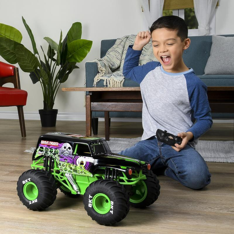 MONSTER JAM monster-auto RC 1:15 Grave Digger hinta ja tiedot | Poikien lelut | hobbyhall.fi