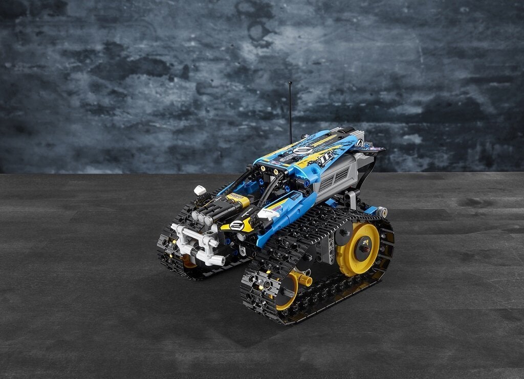 42095 LEGO® Technic Kauko-ohjattava stunttikilpa-auto hinta ja tiedot | LEGOT ja rakennuslelut | hobbyhall.fi