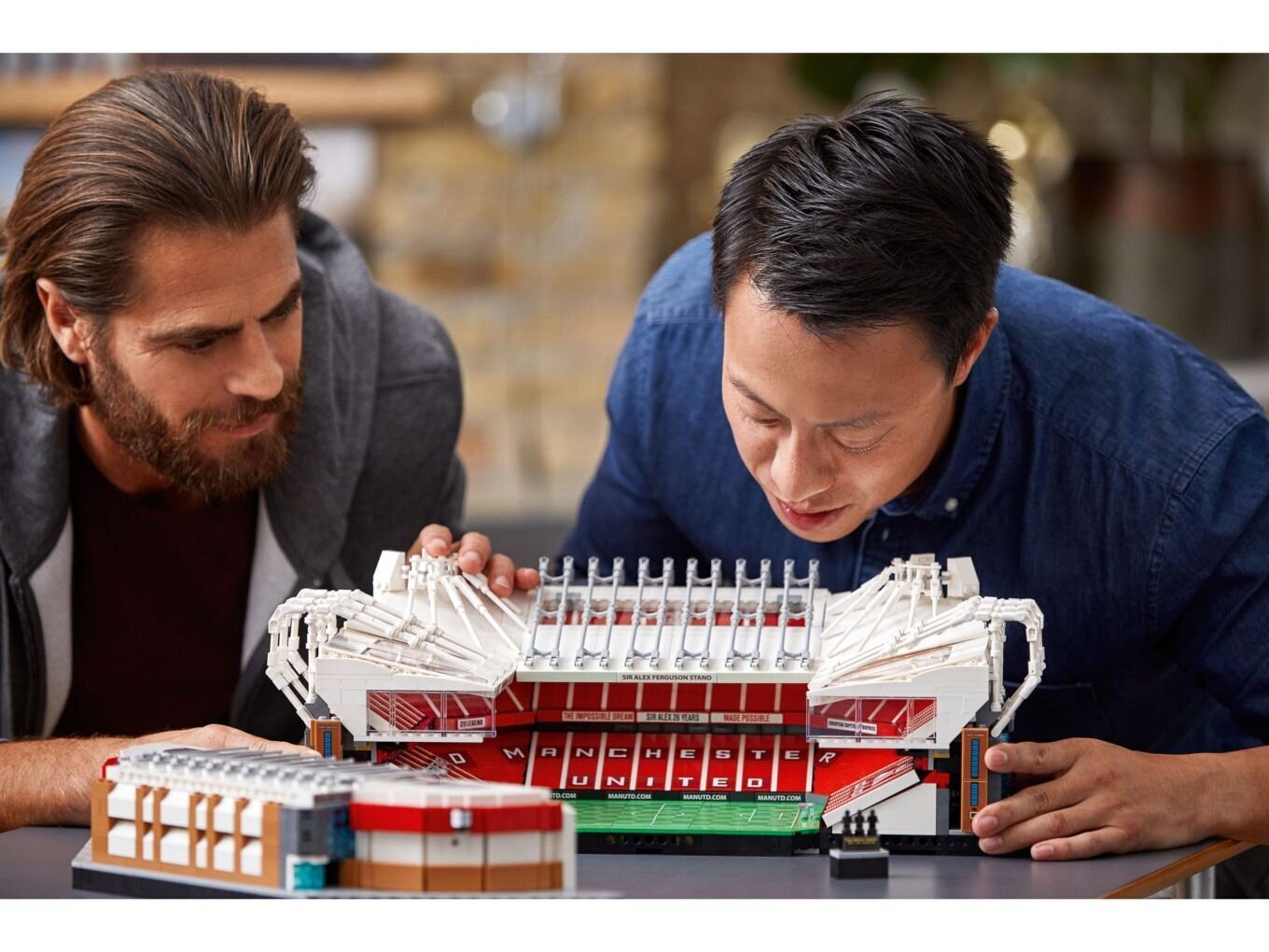 10272 LEGO® Creator Expert Old Trafford-Manchester United -stadion hinta ja tiedot | LEGOT ja rakennuslelut | hobbyhall.fi
