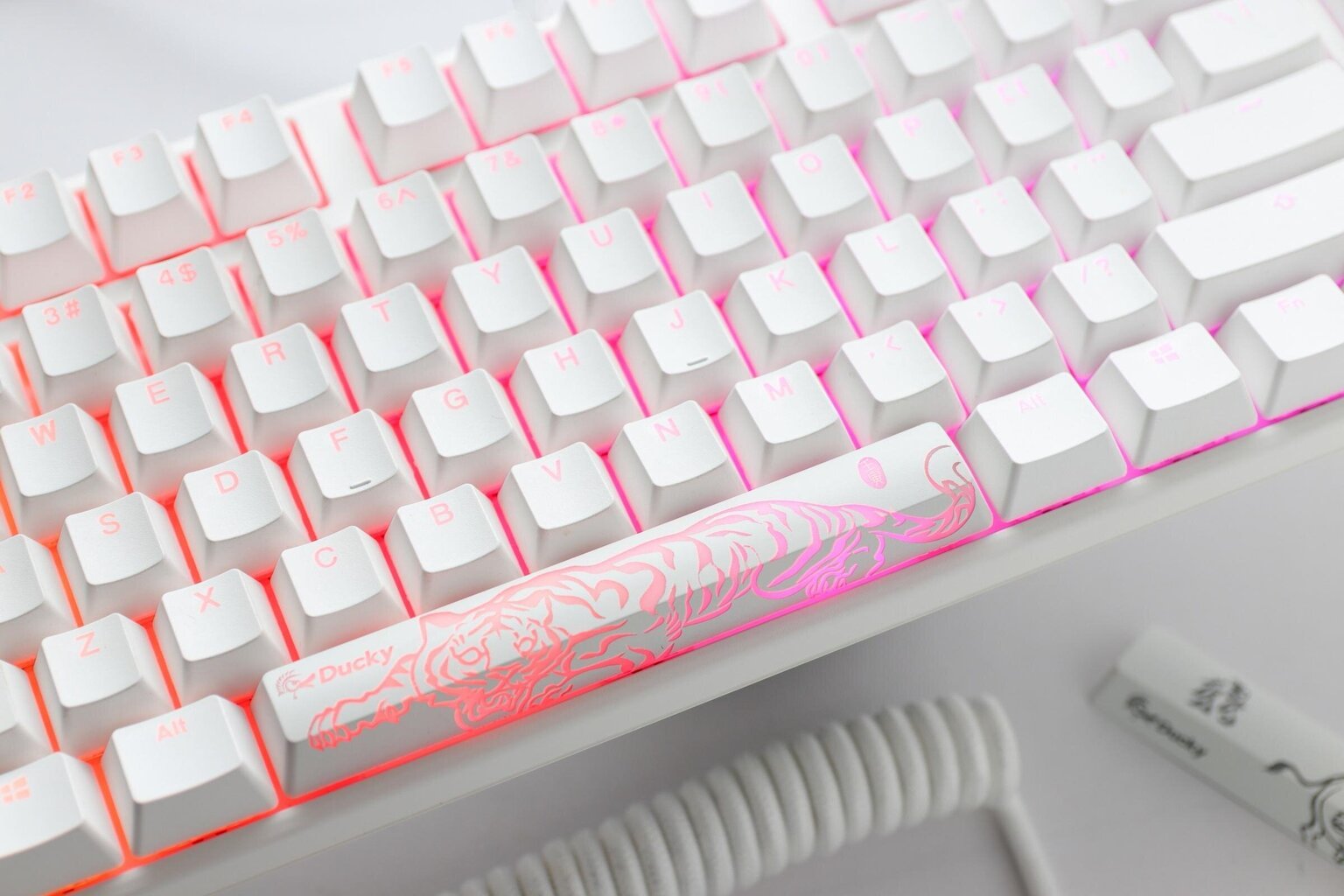 Mekaaninen näppäimistö Ducky One 3 Pure White Täysikokoinen Hotswap Cherry MX Clear, RGB, PBT-näppäimet hinta ja tiedot | Näppäimistöt | hobbyhall.fi