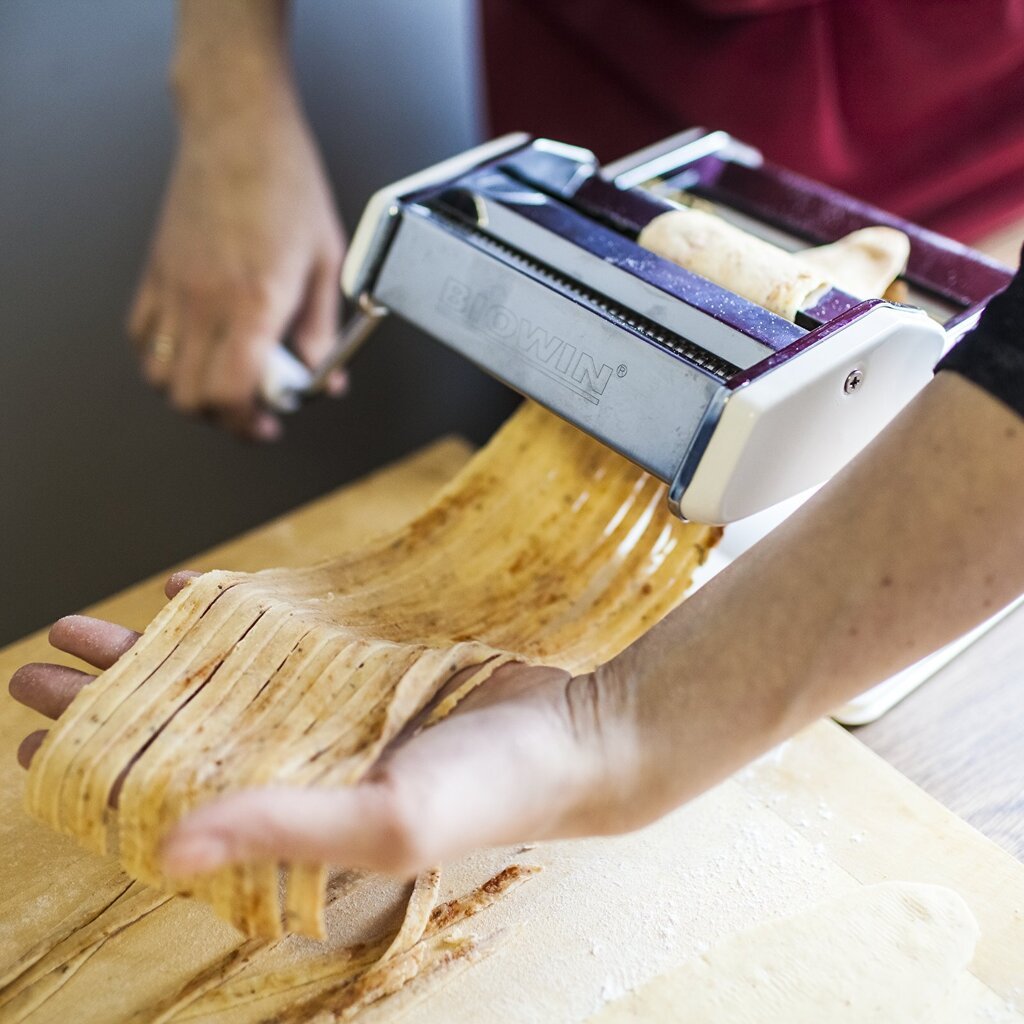 Manuaalinen pasta- ja raviolikone hinta 