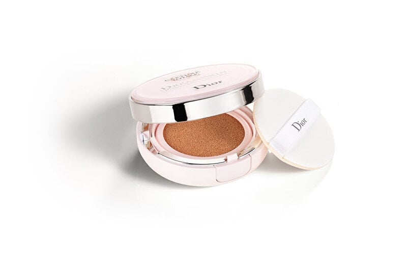 Meikkivoide Christian Dior DreamSkin 020, 30 g. hinta ja tiedot | Meikkivoiteet ja puuterit | hobbyhall.fi