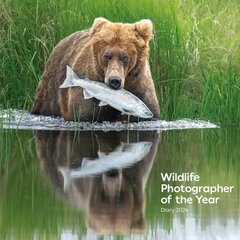 Wildlife Photographer of the Year: Desk Diary 2024 hinta ja tiedot | Valokuvakirjat | hobbyhall.fi