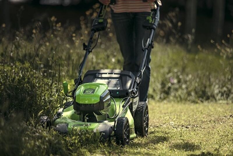 Akkukäyttöinen itseliikkuva ruohonleikkuri Greenworks GD60LM51SPK4, akulla ja laturilla hinta ja tiedot | Ruohotrimmerit | hobbyhall.fi