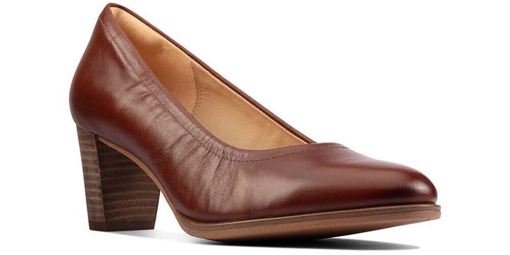 CLARKS Women's Kaylin60 Flex ruskeat nahkapumput hinta ja tiedot | Naisten kengät | hobbyhall.fi