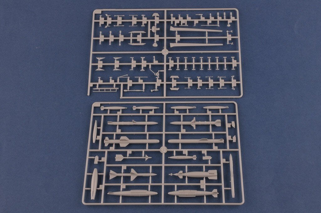 Hobby Boss -hävittäjä ja hyökkäyslentokone RAAF F / A-18C hinta ja tiedot | Pienoismallit | hobbyhall.fi