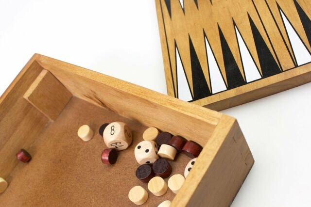Backgammon lautapeli hinta ja tiedot | Lautapelit ja älypelit | hobbyhall.fi