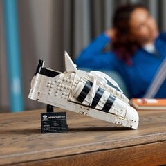 10282 LEGO® Icons Adidas Originals Superstar hinta ja tiedot | LEGOT ja rakennuslelut | hobbyhall.fi