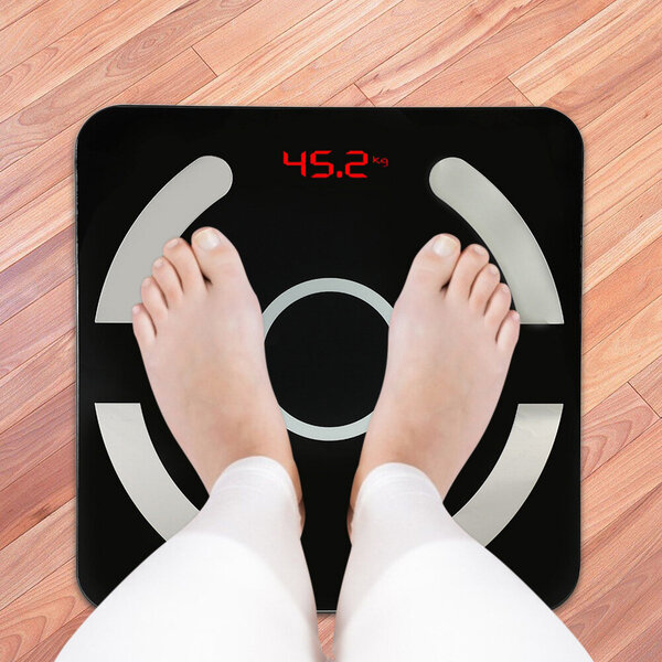 BT Body Fat Scale USB digitaalinen kylpyhuonepainovaaka Smartphone App BMI -vaakalla (musta)