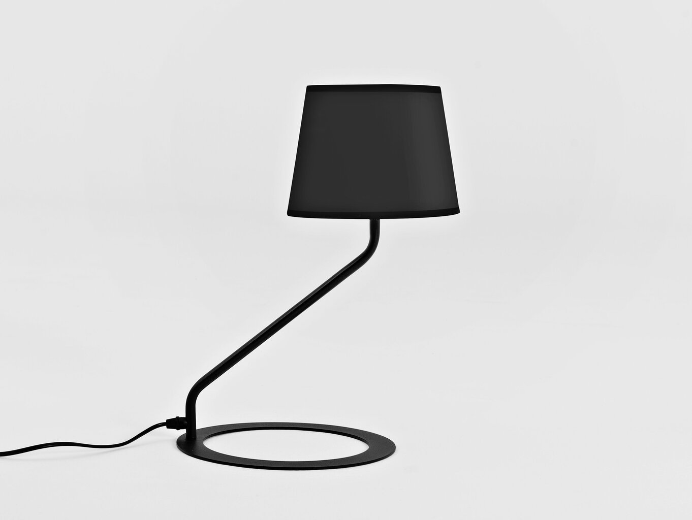 Pöytävalaisin SHADE LAMP - varjostin musta jalka musta hinta ja tiedot | Pöytävalaisimet | hobbyhall.fi