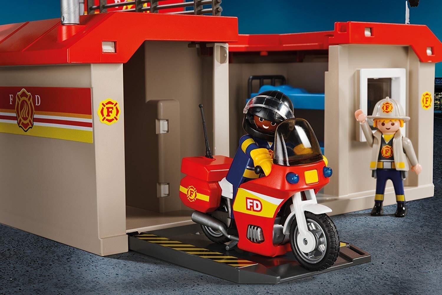 5663 Playmobil® City Action Paloasema matkalaukussa hinta ja tiedot | LEGOT ja rakennuslelut | hobbyhall.fi