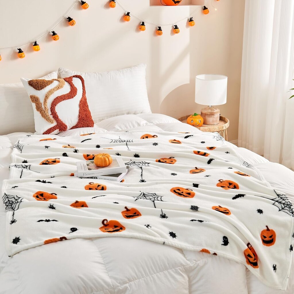 Pehmeä, kodikas Halloween-peitto, pelottava kurpitsalepakkohämähäkinverkkotulostus, valkoinen peitto sohvasänkyyn kodinsisustuslahjat 50"x60" hinta ja tiedot | Peitot | hobbyhall.fi