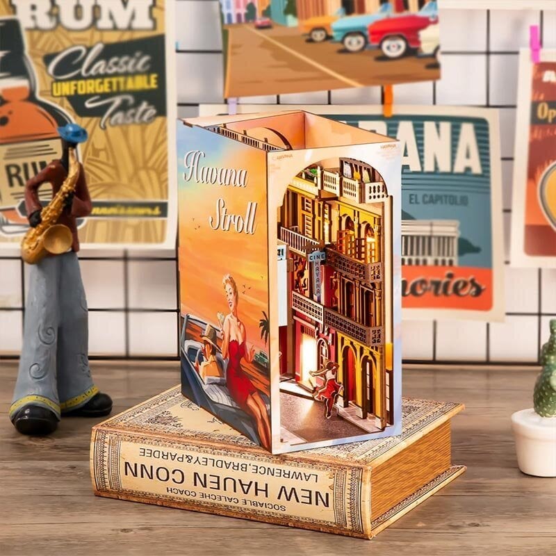 Book Nook miniatyyritalo - Kävelyretki Havannassa - CuteBee hinta ja tiedot | Palapelit | hobbyhall.fi