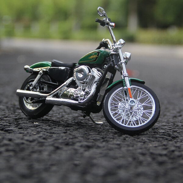 Maisto 1:12 Harley Davidson 2014 SPORTSTER IRON 883 Moottoripyörä malli Lelu Vehicle Collection Shork-Absorber Off Road Lelut Auto