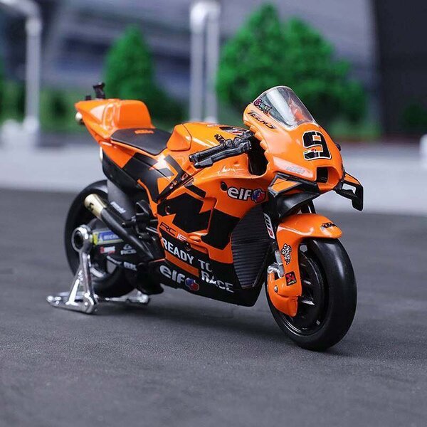 Maisto 1:18 Red Bull 2023 KTM RC16 Factory Racing 33# 88# metalliseos Moottoripyörä malli Iskunvaimentimet Collection Lelu Auto Kid Gift