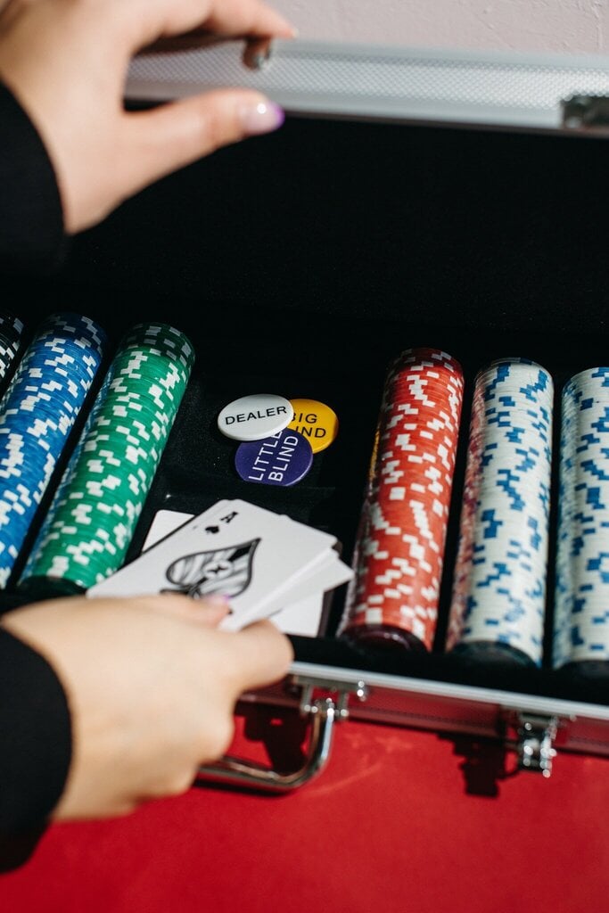 Pokeri salkku, Cardinal Games hinta ja tiedot | Korttipelit, pokeri | hobbyhall.fi