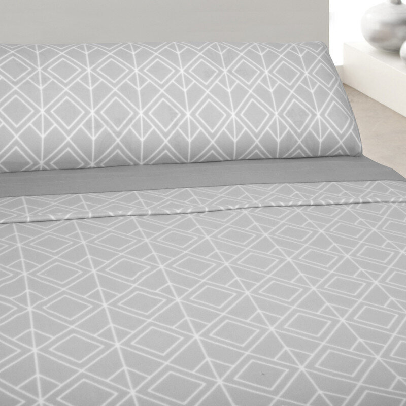 Pyrenees arkkisetti 3 kpl Winter, Thermal Microfiber Polar Sheets. Sisältää 3 kpl sovitettua lakanaa, päällyslakanaa ja tyynyliinaa. Sänky 105 Grey Figuurit hinta ja tiedot | Pussilakanat ja tyynyliinat | hobbyhall.fi