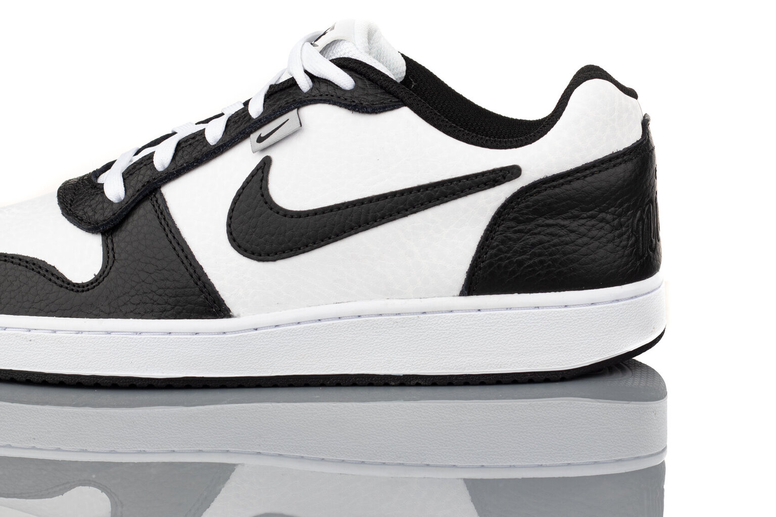 NIKE EBERNON LOW PREM KENGÄT AQ1774 102 NAHKA R-42 hinta ja tiedot | Miesten kengät | hobbyhall.fi