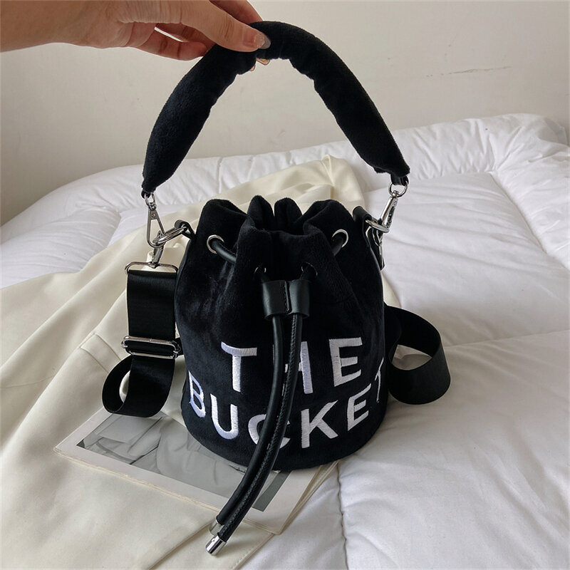 Black-Trendy Designer VELOR Bucket Olkalaukut Crossbody Laukut Naisten Käsilaukut ja Kukkaro 2024 Uudet Naisten Messenger Laukut Korkealaatuiset hinta ja tiedot | Tietokonelaukut | hobbyhall.fi