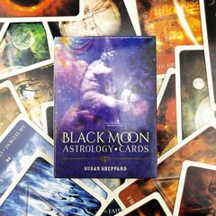 -Black Moon Astrology Oracle Cards Full Englanti 52 Cards Deck Tarots lautapeli hinta ja tiedot | Lautapelit ja älypelit | hobbyhall.fi