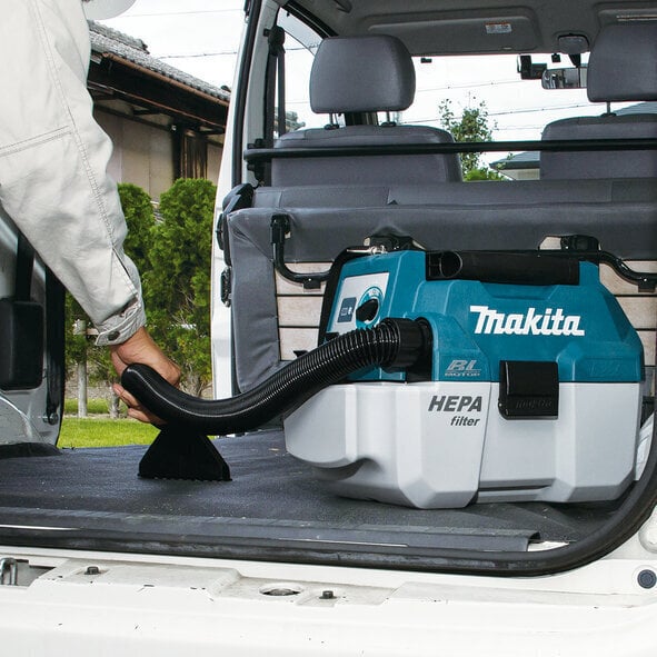 Makita Akkupölynimuri 18V Li-ion; märkä/kuiva; HEPA; ilman akkua ja laturia hinta ja tiedot | Teolliset pölynimurit | hobbyhall.fi