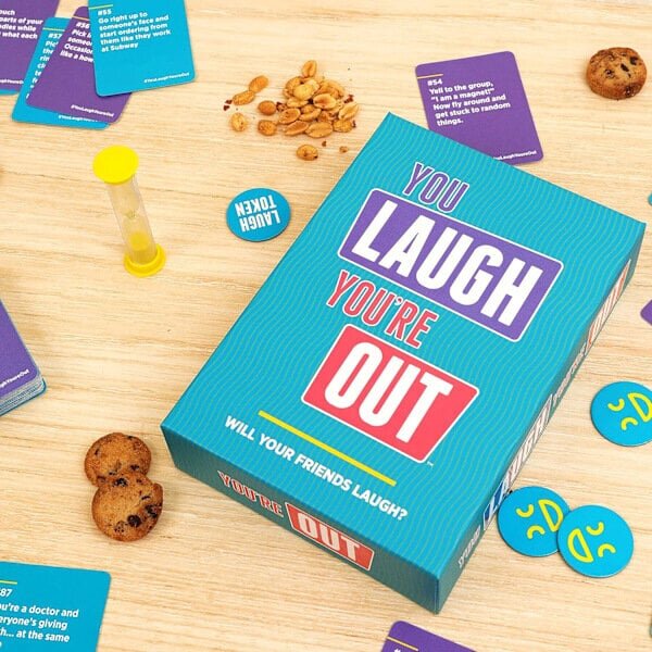 The If You Laugh You're Out -peli – virallinen perhepeli hinta ja tiedot | Lautapelit ja älypelit | hobbyhall.fi