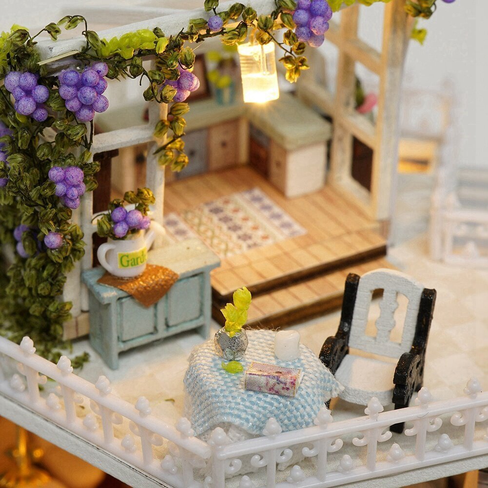 Creative DIY Dollhouse Dream House Miniature Rotate Music Box pölysuojalla LED-valolla hinta ja tiedot | Piharakennukset | hobbyhall.fi