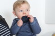 CHEEKY CHOMPERS kaulahuivi kiinnitetyllä purulelulla hinta ja tiedot | Vauvan hatut, huivit ja käsineet | hobbyhall.fi
