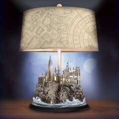 Bradford Exchange Harry Potter Tylypahkan linnan valaiseva veistospöytälamppu hinta ja tiedot | Pöytävalaisimet | hobbyhall.fi