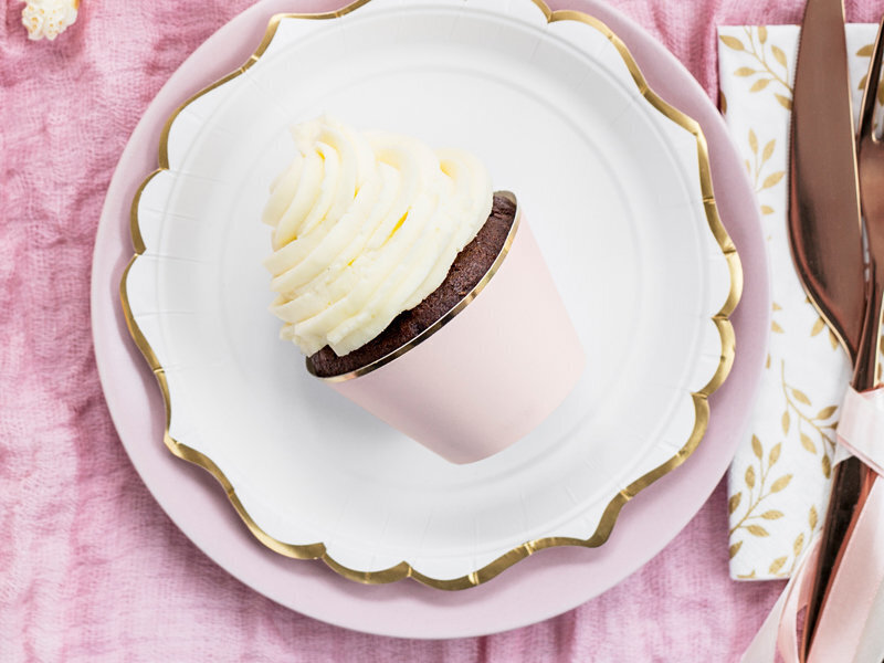 Cupcake muotit Elegant Bliss 4,8 x 7,6 x 4,6 cm (1 laatikko / 50 kpl) (1 pakkaus / 6 kpl) hinta ja tiedot | Tarjoiluastiat ja aterimet juhliin | hobbyhall.fi