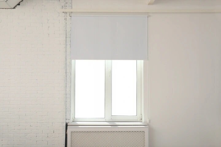 Valonkestävä seinäverho Blackout 120x170 cm, pg-12 beige hinta ja tiedot | Rullaverhot | hobbyhall.fi