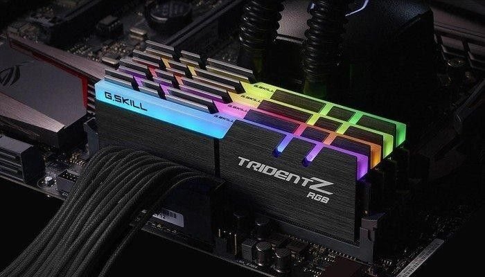 G.Skill TridentZ RGB DDR4. 4x8GB 2666MHz, CL18 (F4-2666C18Q-32GTZR) hinta ja tiedot | Muisti (RAM) | hobbyhall.fi