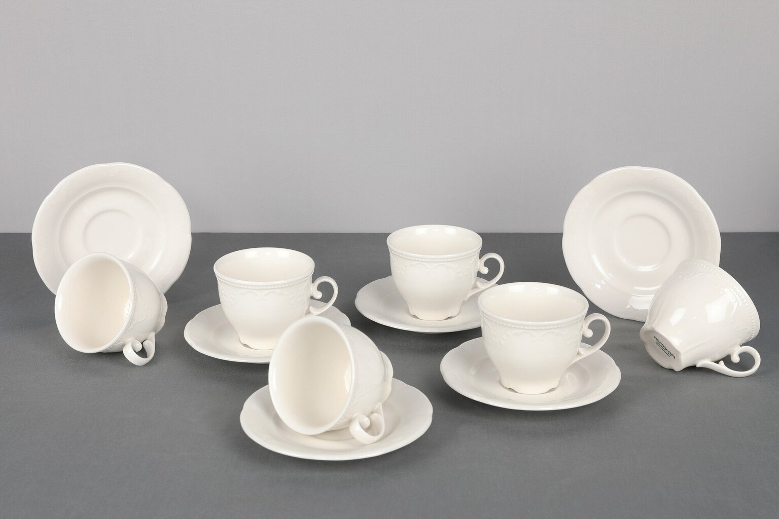 Kutahya Porselen sarja teekuppeja ja lautasia, 12 kpl hinta ja tiedot | Lasit, mukit ja kannut | hobbyhall.fi