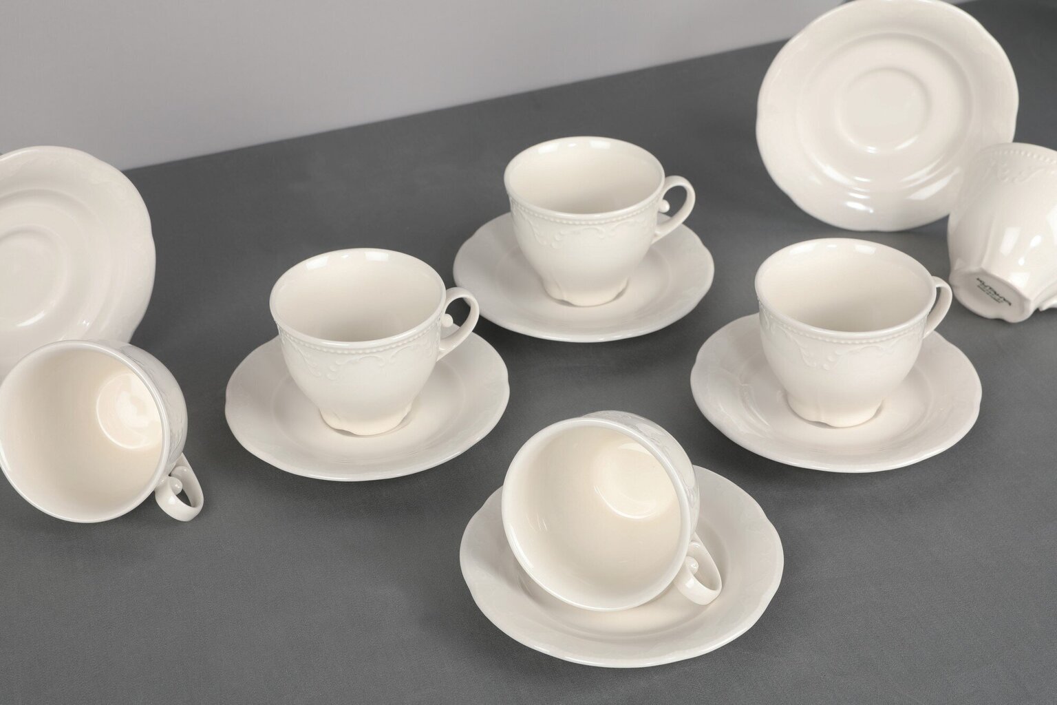 Kutahya Porselen sarja teekuppeja ja lautasia, 12 kpl hinta ja tiedot | Lasit, mukit ja kannut | hobbyhall.fi