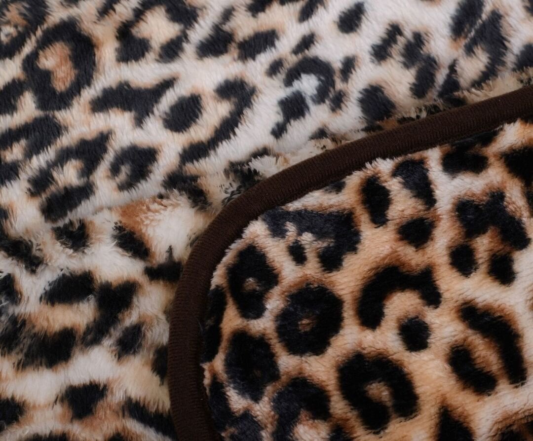 Tekstiiliyhtiön peitto / peitto Cashmere Leopard, ruskea, 150 x 200 cm hinta ja tiedot | Päiväpeitot ja huovat | hobbyhall.fi