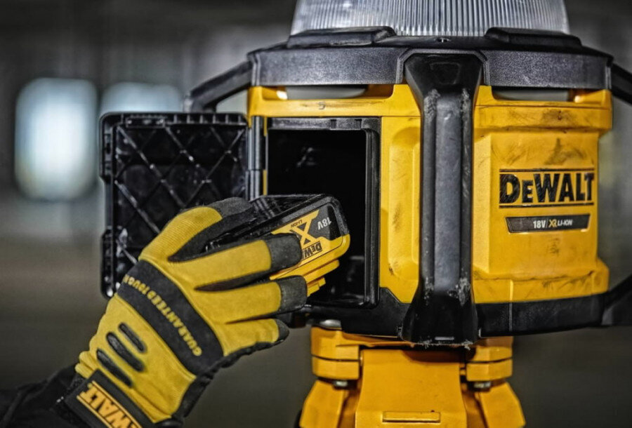 LED-valaisin 360° DCL074 DeWalt hinta ja tiedot | Taskulamput ja valonheittimet | hobbyhall.fi