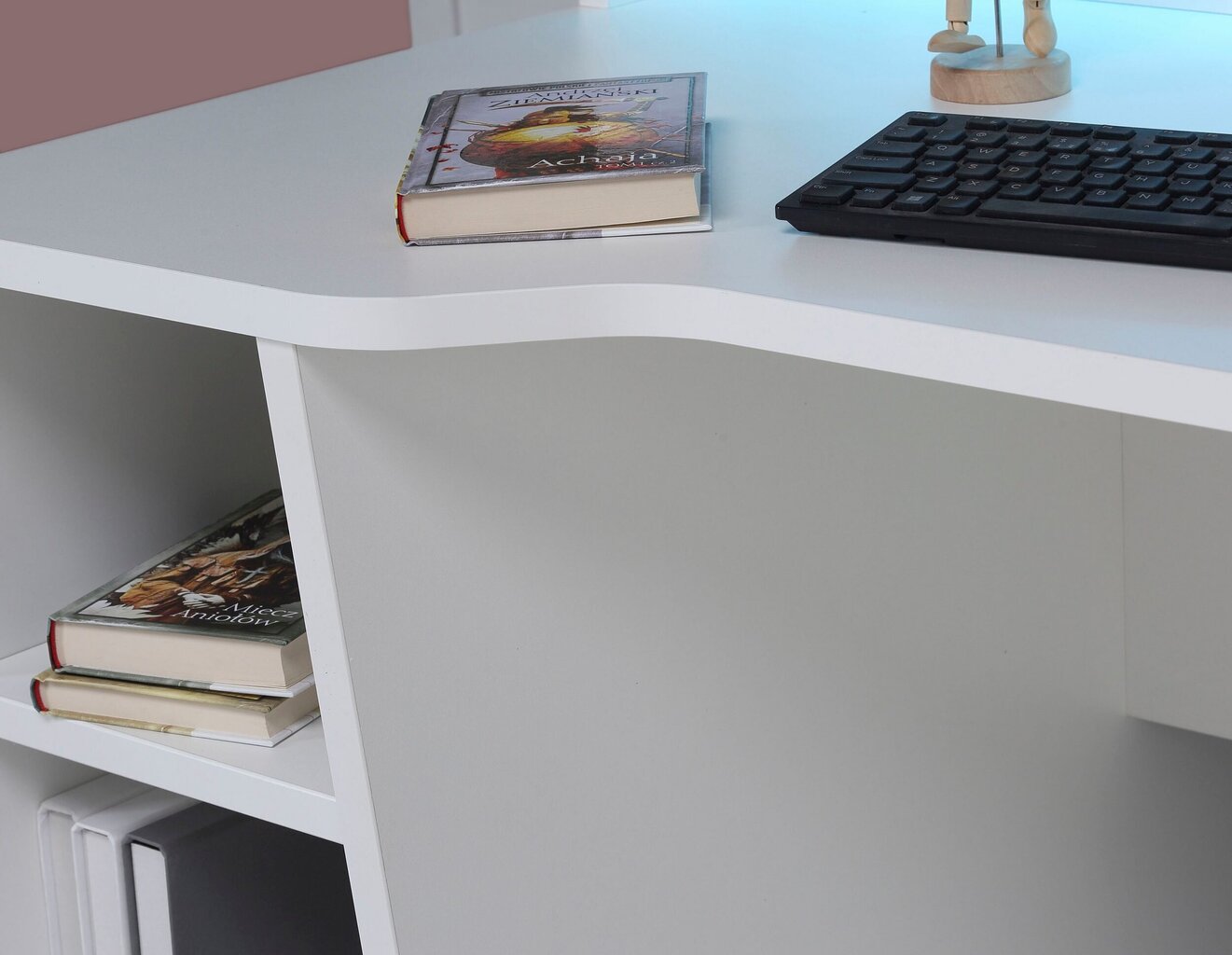 Tietokonepelipöytä Forte Tezaur TZRB211B3-Z12M, valkoinen hinta ja tiedot | Tietokonepöydät ja työpöydät | hobbyhall.fi