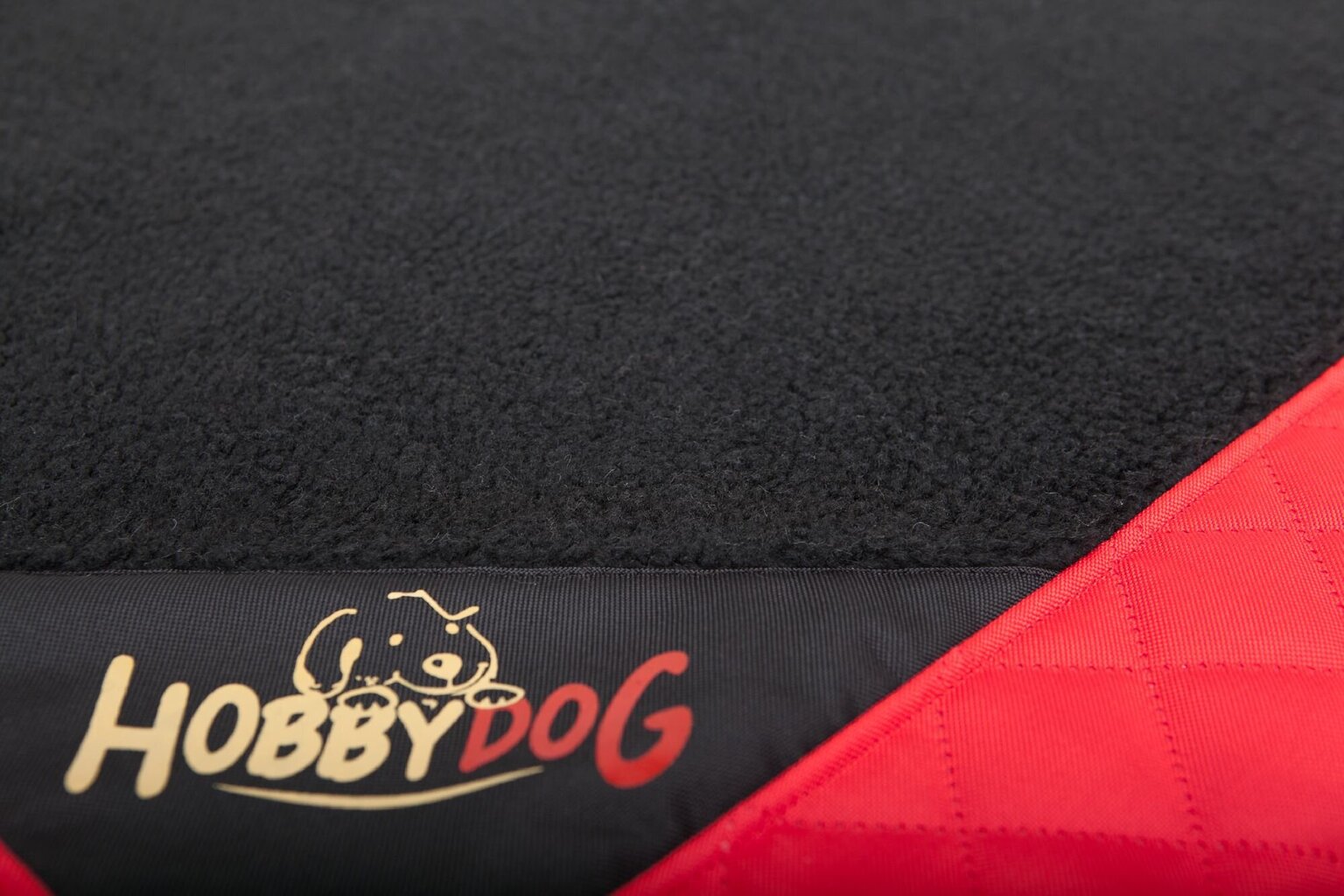 Hobbydog peti Exclusive, M, Musta/Punainen, 70x50 cm hinta ja tiedot | Pedit ja pesät | hobbyhall.fi