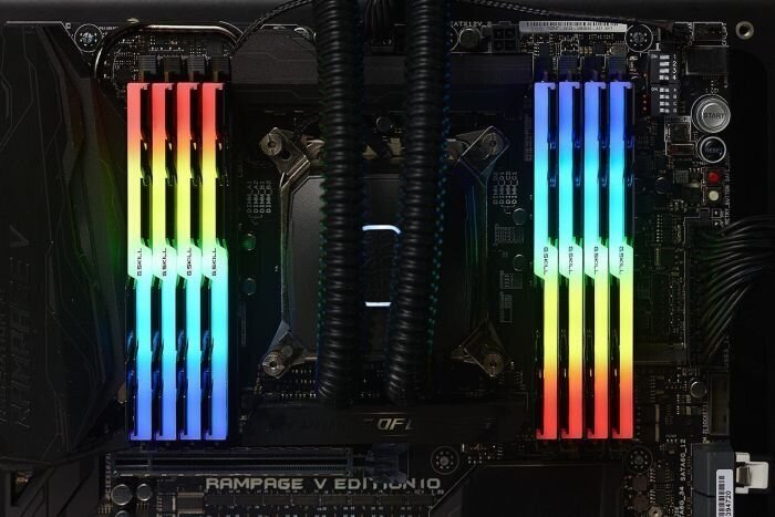 G.Skill Trident Z RGB, 32GB (4x8GB), DDR4, 4000MHz (F4-4000C18Q-32GTZRB) hinta ja tiedot | Muisti (RAM) | hobbyhall.fi