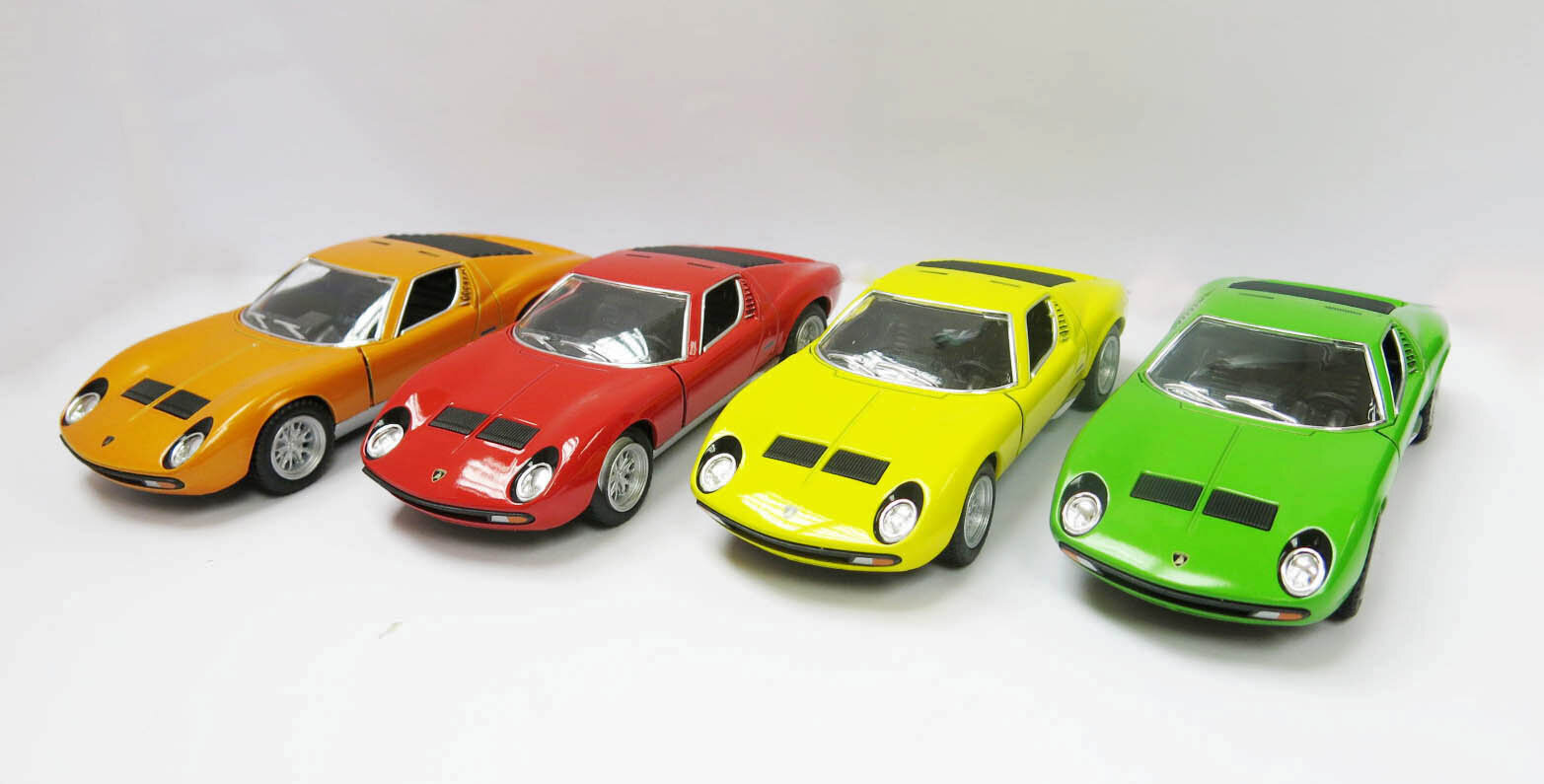 Kinsmart auto 1971 Lamborghini Miura, 1:38 hinta 