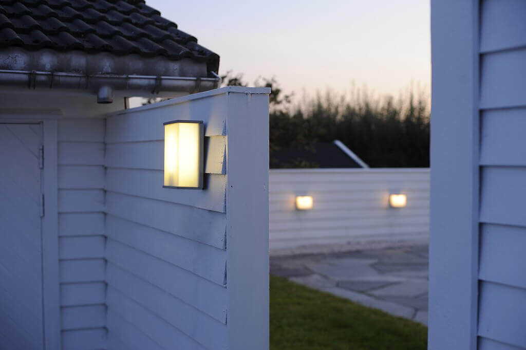 Elstead Lighting Torsten TORSTEN-TALL-ulkoseinävalaisin, 20 x 10,5 x 25 cm, E27, tummanharmaa / valkoinen hinta ja tiedot | Puutarha- ja ulkovalot | hobbyhall.fi