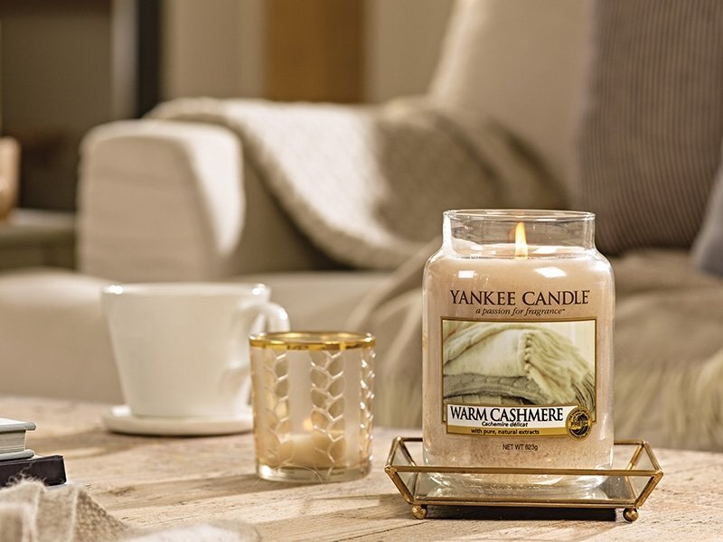 Tuoksukynttilä Yankee Candle Large Jar Warm Cashmere 623 g hinta ja tiedot | Kynttilät ja kynttilänjalat | hobbyhall.fi